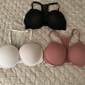 3 Victoria secrets bras